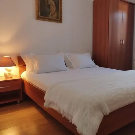 Rent this 2 bed apartment on 21403 Općina Sutivan