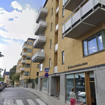 Rent this 3 bed apartment on Lundagatan 38A in 117 27 Stockholm, Sweden