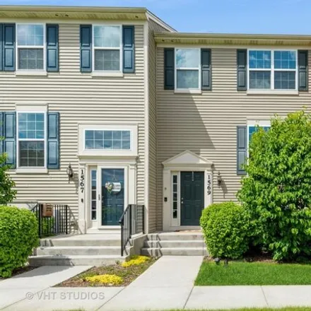 Buy this 2 bed townhouse on 1555 Deer Pointe Drive in South Elgin, IL 60177