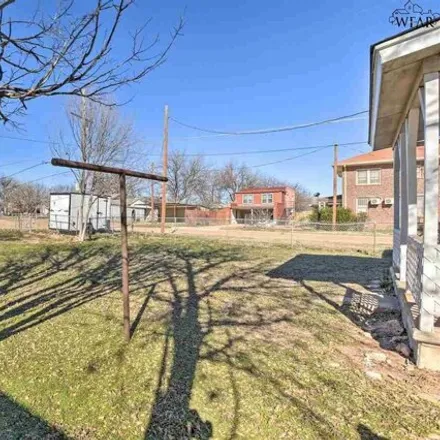 Image 7 - 124 West Wabash Avenue, Electra, TX 76360, USA - House for sale