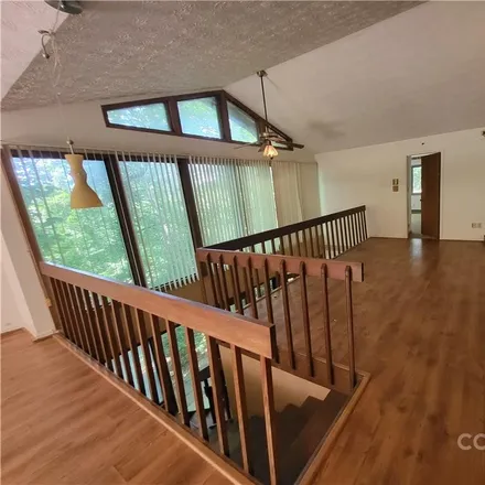 Image 4 - 164 Cane Crest Circle, Buncombe County, NC 28730, USA - Loft for sale