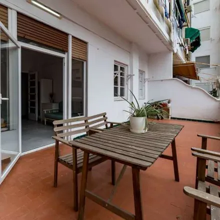 Rent this 6 bed apartment on Gran Via de Ferran el Catòlic in 79, 46008 Valencia
