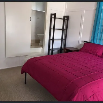 Rent this 1 bed apartment on 13 Paradise Street in Highgate Hill QLD 4101, Australia