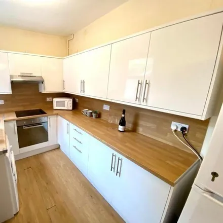 Rent this 4 bed townhouse on Wayland Road in Sheffield, S11 8YD