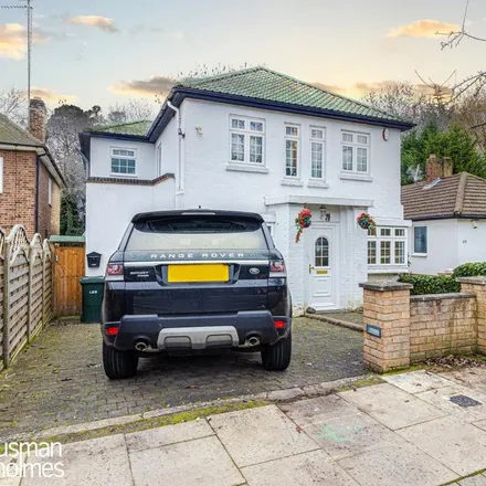 Rent this 5 bed house on Abercorn Road in London, NW7 1JN