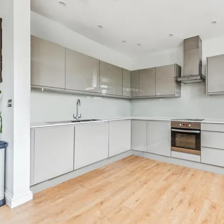 Rent this 2 bed apartment on Cancer Research UK in Chiswick High Road, London