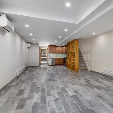 Image 2 - 40 West 106th Street, New York, NY 10025, USA - Townhouse for rent