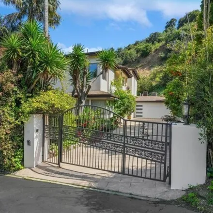 Image 2 - 9580 Shirley Ln, Beverly Hills, California, 90210 - House for sale
