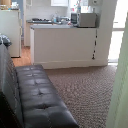 Image 2 - Oxford Road, Portsmouth, PO5 1NP, United Kingdom - Townhouse for rent
