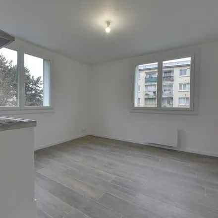 Rent this 3 bed apartment on 1 Rue Léon Bernard in 93160 Noisy-le-Grand, France