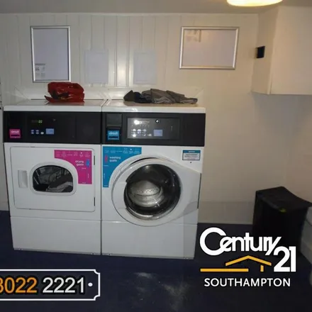 Image 7 - old Red Lion pub, 320 Portswood Road, Southampton, SO17 2TD, United Kingdom - Apartment for rent