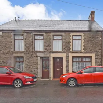 Buy this 3 bed duplex on Station Road in Ammanford, SA18 2DG