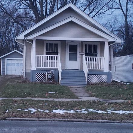 Rent this 2 bed house on Woodlawn St in Geneva, OH