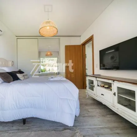 Buy this 3 bed house on Rua Pedra Fina in Mariscal, Bombinhas - SC