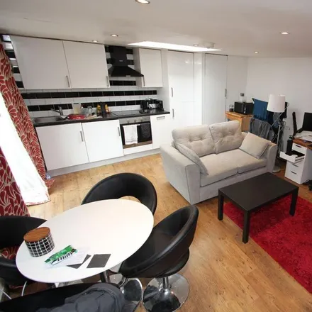 Rent this 1 bed house on Beauty on the Outside in Chiltern Drive, London