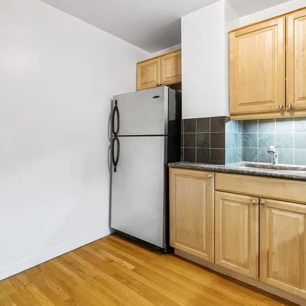 Rent this 3 bed apartment on 333 East 34th Street in New York, NY 11203