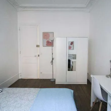 Image 8 - 5 Rue Jean François Lépine, 75018 Paris, France - Apartment for rent