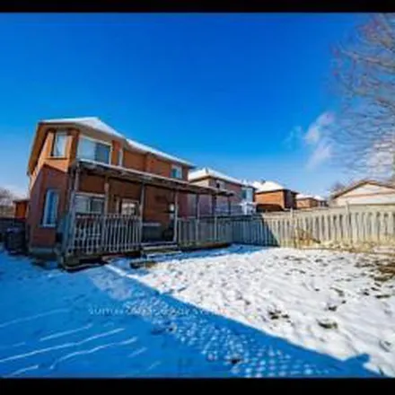 Image 1 - 29 McIvor Street, Whitby, ON L1R 2S6, Canada - Apartment for rent