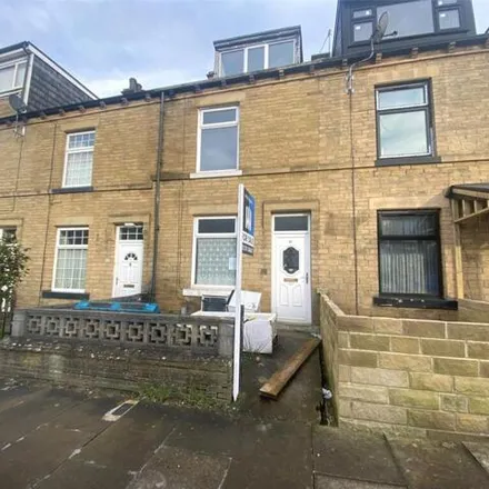 Buy this 3 bed townhouse on Hartington Terrace in Bradford, BD7 2HH