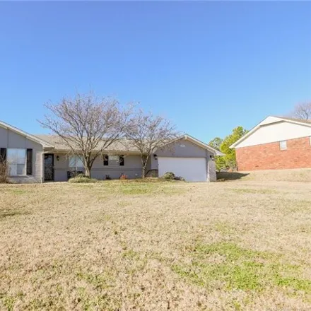 Buy this 3 bed house on 270 North Oak Ridge Drive East in Sand Springs, OK 74063