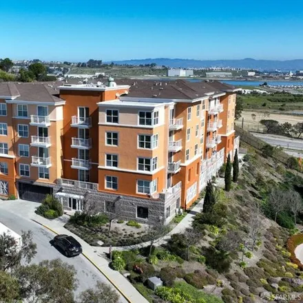 Buy this 3 bed condo on 501 Crescent Court in San Francisco, CA 94134