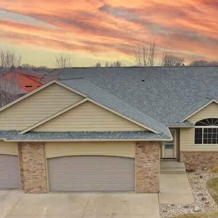 Buy this 5 bed house on West Lancaster Street in Sioux Falls, SD 57106