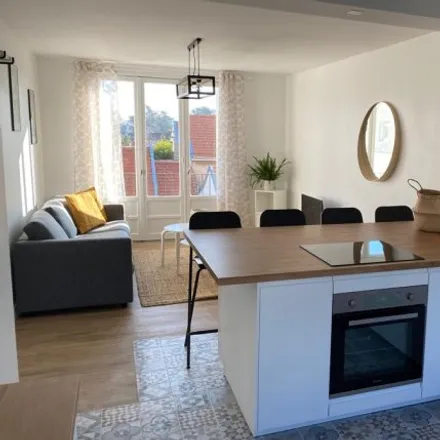Rent this 3 bed apartment on Nantes in Croissant, PDL