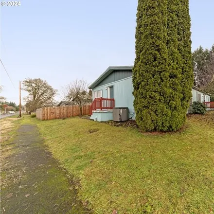 Image 9 - 32025 Northwest Meadow Drive, North Plains, Washington County, OR 97133, USA - Apartment for sale