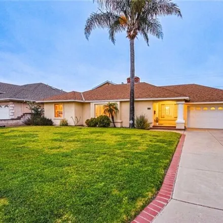 Image 3 - 7839 Irwingrove Drive, Downey, CA 90241, USA - House for sale