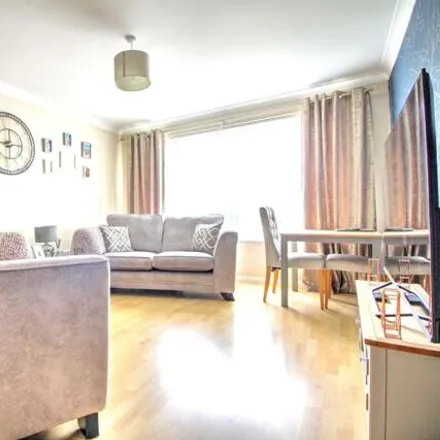 Image 3 - Hillhead Parkway, Blucher, NE5 1ER, United Kingdom - Apartment for sale