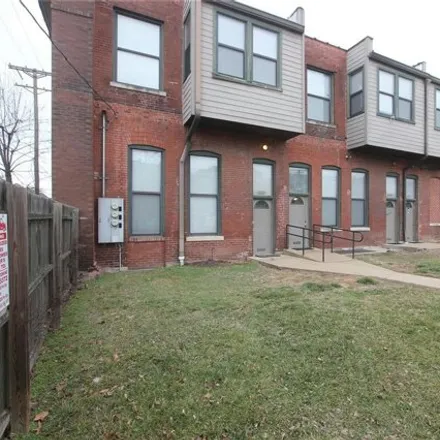 Rent this 2 bed house on 2323 South 39th Street in St. Louis, MO 63110