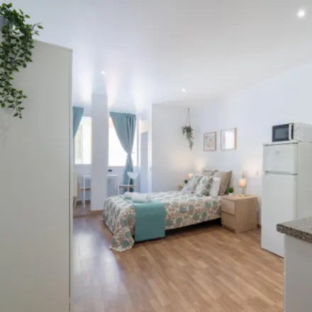 Rent this studio apartment on Jardim de São Lázaro in Rua do Morgado de Mateus, 4000-508 Porto