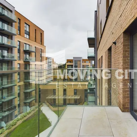 Image 4 - Moore House, Edinburgh Gate, Harlow, CM20 2DQ, United Kingdom - Apartment for rent