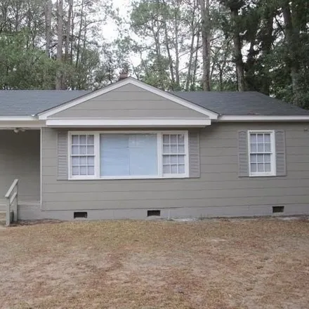 Rent this 3 bed house on 712 10th Avenue in Albany, GA 31701