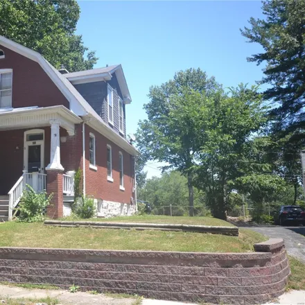 Buy this 3 bed house on 206 Voss Place in Belleville, IL 62220