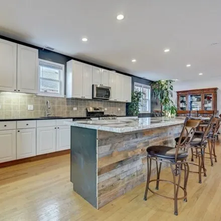 Image 9 - 5536 South Sayre Avenue, Chicago, IL 60638, USA - House for sale