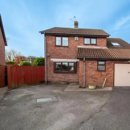 Buy this 4 bed house on Cottage Close in Cardiff, CF14 9BZ