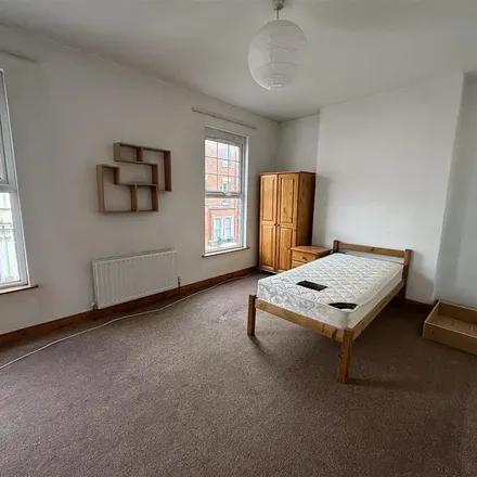 Image 1 - Wellesley Avenue, Belfast, BT9 6BY, United Kingdom - Apartment for rent