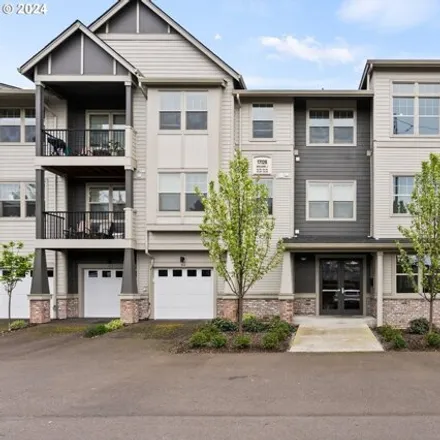 Buy this 1 bed condo on 17126 Southwest Snowdale Street in Tigard, OR 97007