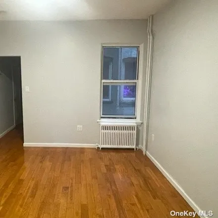 Image 5 - 60-81 71st Avenue, New York, NY 11385, USA - Apartment for rent