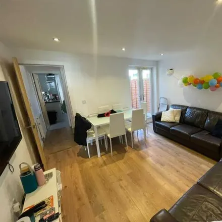 Rent this 6 bed townhouse on 151 Warwards Lane in Stirchley, B29 7QX