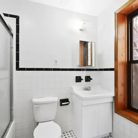 Image 3 - 240 East 85th Street, New York, NY 10028, USA - Apartment for rent