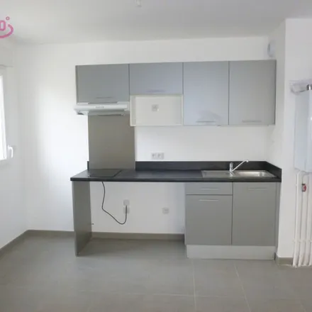 Rent this 2 bed apartment on 99 Rue Annie de Pène in 76000 Rouen, France