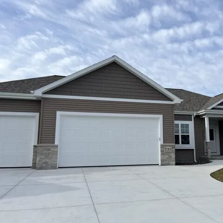Buy this 4 bed house on Imperial Court in Hartford, WI