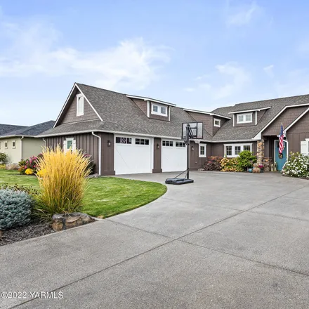 Buy this 4 bed house on 9205 Harvest Lane in Yakima, WA 98903