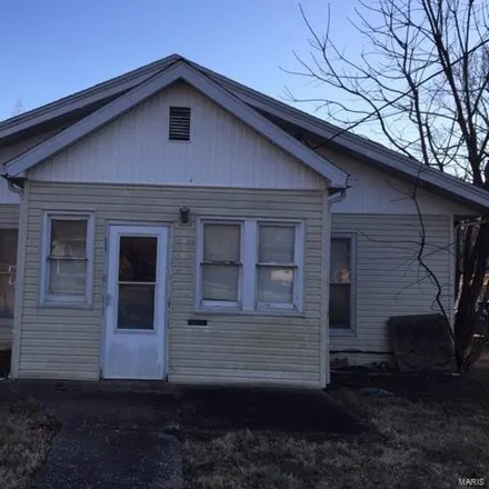 Buy this 3 bed house on 2227 Alexander Street in Murphysboro, IL 62966
