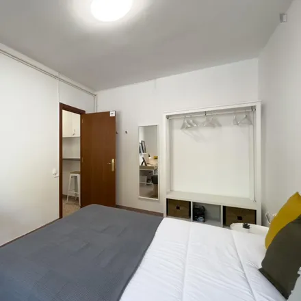 Image 2 - Carrer de Sardenya, 110, 08001 Barcelona, Spain - Room for rent