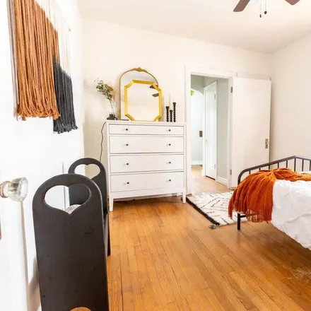 Rent this 3 bed apartment on St. Louis