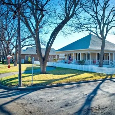 Image 2 - East 9th Street, Brady, TX 76825, USA - House for sale