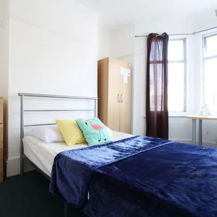 Rent this 7 bed room on 26 Sirdar Road in London, N22 6QP